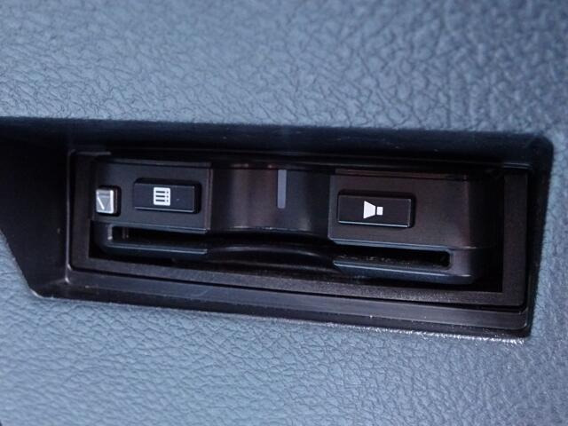 ETC搭載です。有料道路の料金所で停車する事なくスムーズに通過できます。