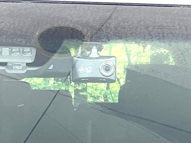 【ドライブレコーダー】ドライブレコーダー装備!走行中はもちろん、あおり運転や事故に遭遇した際、映像で記録し、万一のリスクに備えます。※記録用SDカードはお客様ご自身でご準備いただく必要があります。