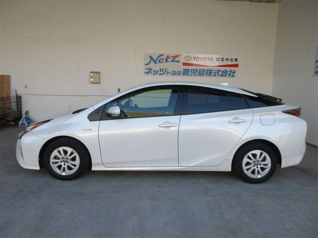 プリウス1.8 S