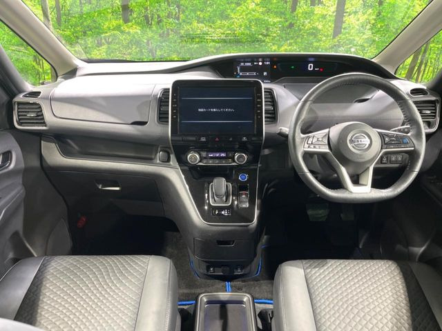 セレナ1.2 e-POWER ハイウェイスターV アーバンクロム