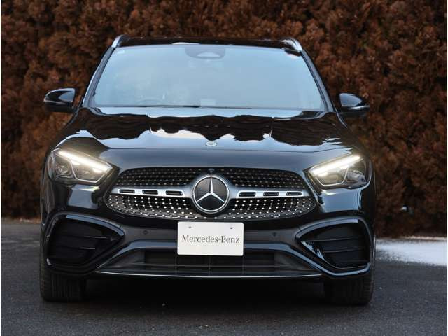 GLAクラスGLA200d 4マチック AMGラインパッケージ 4WD