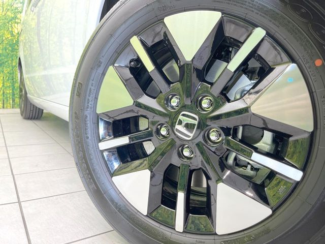 �y����16�C���`�A���~�z�C�[���z�O�ςɃ}�b�`���������A���~�z�C�[���𑕒����Ă���܂��B�e��ЊO�A���~�z�C�[����A�X�^�b�h���X�^�C�����戵�����Ă���܂��B���񂲑��k����������