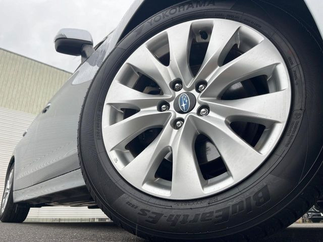 �y����17�C���`�A���~�z�C�[���z�O�ςɃ}�b�`���������A���~�z�C�[���𑕒����Ă���܂��B�e��ЊO�A���~�z�C�[����A�X�^�b�h���X�^�C�����戵�����Ă���܂��B���񂲑��k����������