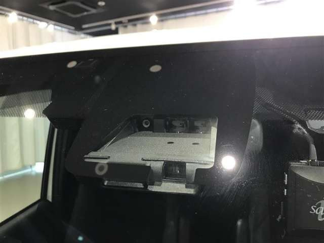 ヴォクシー1.8 ハイブリッド ZS