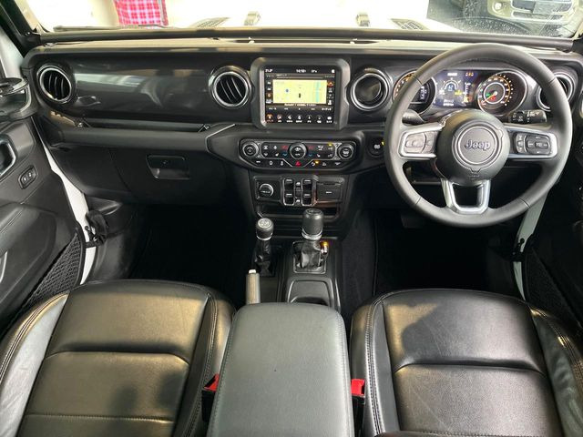 ラングラーアンリミテッド サハラ アルティチュード 4WD