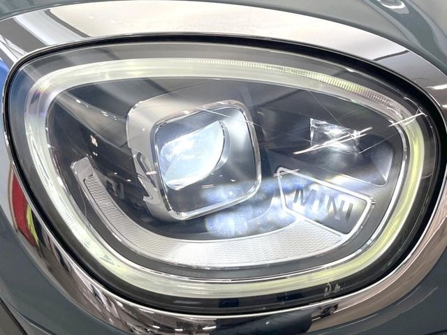 ��LED�w�b�h���C�g:��ԑ��s�����ǍD�Ȏ��E���m�ۂ����S���ĉ^�]�ł��鍂�P�xLED�w�b�h���C�g�𑕔�!�_�����x�������A����d�͂��}�����Ă��܂��B
