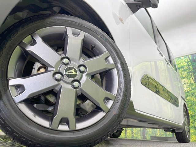 �y�����A���~�z�C�[���z�O�ςɃ}�b�`���������A���~�z�C�[���𑕒����Ă���܂��B�e��ЊO�A���~�z�C�[����A�X�^�b�h���X�^�C�����戵�����Ă���܂��B���񂲑��k����������