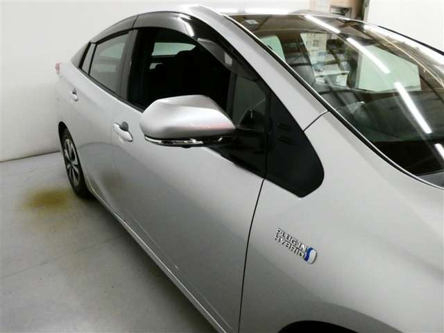 プリウスPHV1.8 A
