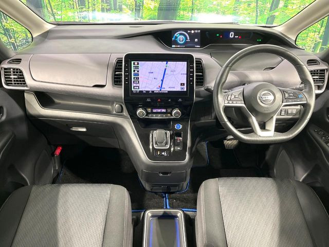 セレナ1.2 e-POWER ハイウェイスターV