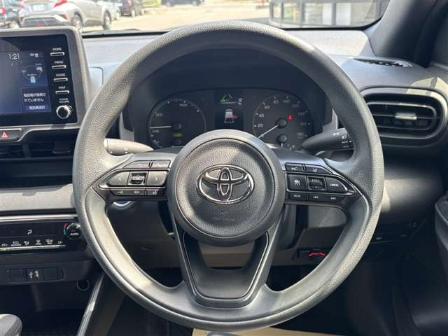 ヤリス1.5 ハイブリッド X E-Four 4WD