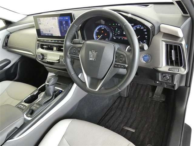 クラウンハイブリッド 2.5 G Four 4WD