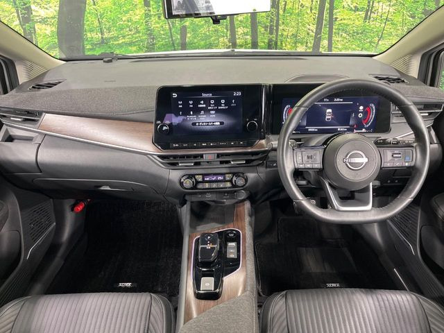 ノートオーラ1.2 G FOUR レザーエディション 4WD