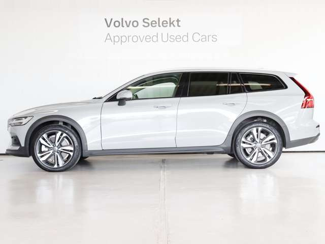 V60クロスカントリーウルトラ B5 AWD 4WD