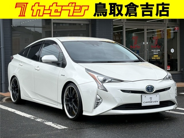 プリウス1.8 A プレミアム E-Four 4WD
