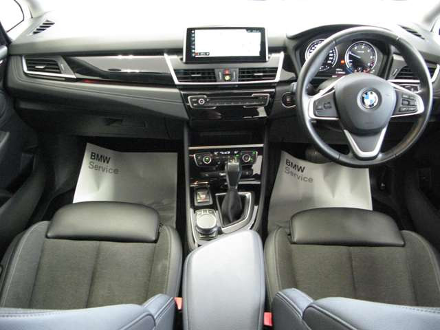 2シリーズグランツアラー218d スポーツ