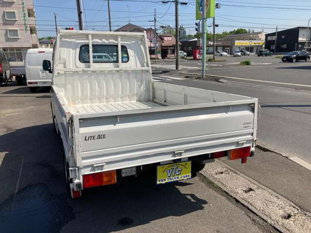�ۏ؊��Ԃ̓G���W�������@�\�E���͓`�B�@�\��1��������0.1���L���A�X�e�A�����O�@�\�E�O��A�N�X���@�\�E�u���[�L�E�d�C�n�E��p���n�E�R���n��1��������0.1���L���ƂȂ�܂��B�ʓr1�`3�N�L�����x�ۏؗL��܂�