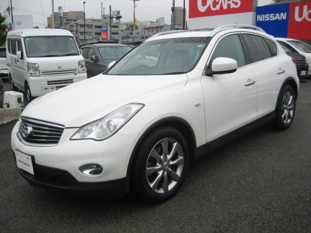 スカイラインクロスオーバー3.7 370GT FOUR タイプP 4WD
