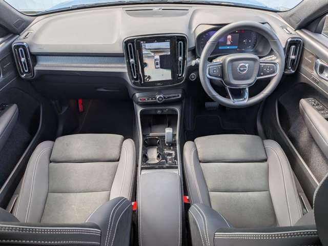 XC40アルティメット B4 AWD ダークエディション 4WD