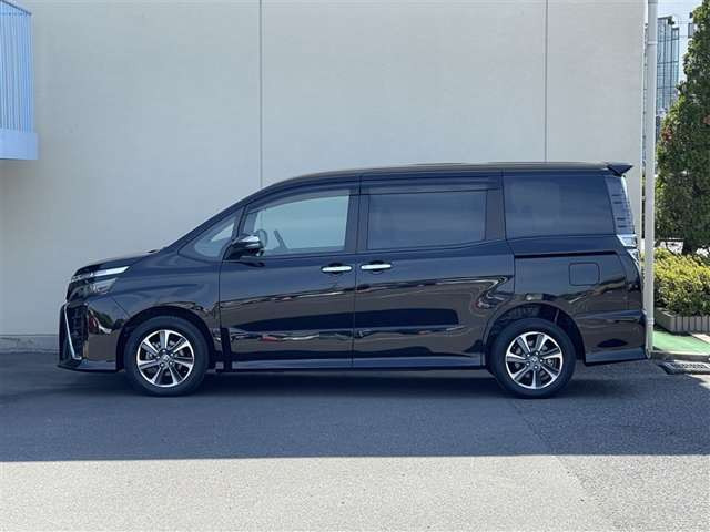 ヴォクシー2.0 ZS 煌II 4WD