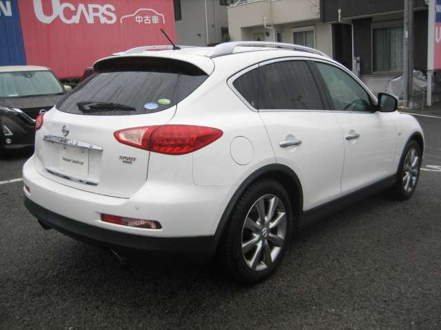 スカイラインクロスオーバー3.7 370GT FOUR タイプP 4WD
