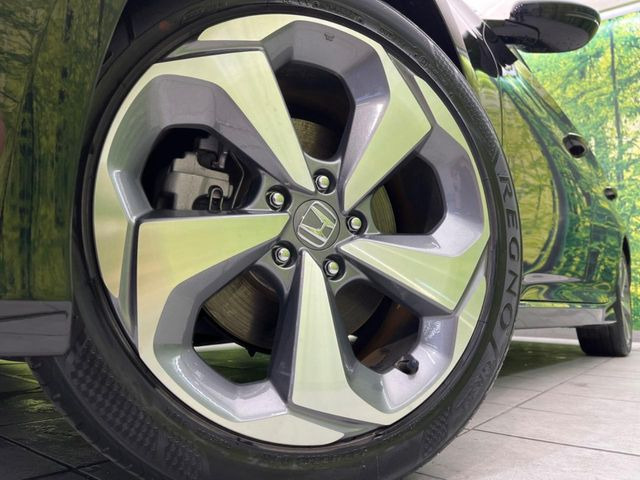 �y����18�C���`�A���~�z�C�[���z�O�ςɃ}�b�`���������A���~�z�C�[���𑕒����Ă���܂��B�e��ЊO�A���~�z�C�[����A�X�^�b�h���X�^�C�����戵�����Ă���܂��B���񂲑��k����������