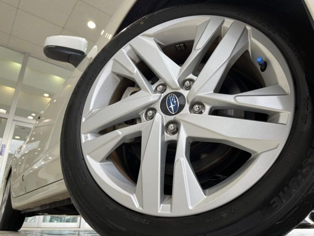 �y����17�C���`�A���~�z�C�[���z�O�ςɃ}�b�`���������A���~�z�C�[���𑕒����Ă���܂��B�e��ЊO�A���~�z�C�[����A�X�^�b�h���X�^�C�����戵�����Ă���܂��B���񂲑��k����������
