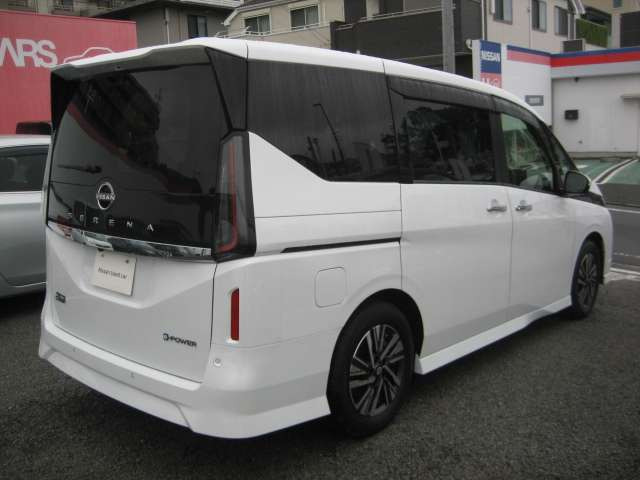 セレナ1.4 e-POWER ハイウェイスターV