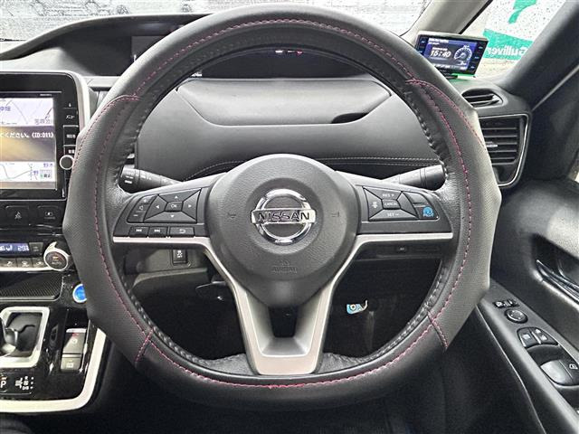 セレナ1.2 e-POWER ハイウェイスターV