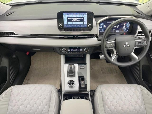 アウトランダーPHEV 2.4 P 4WD