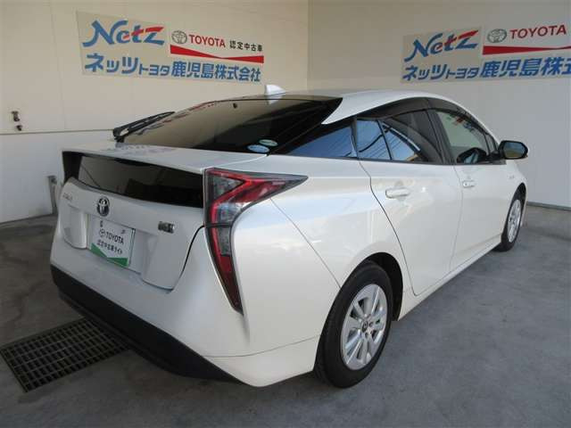 プリウス1.8 S