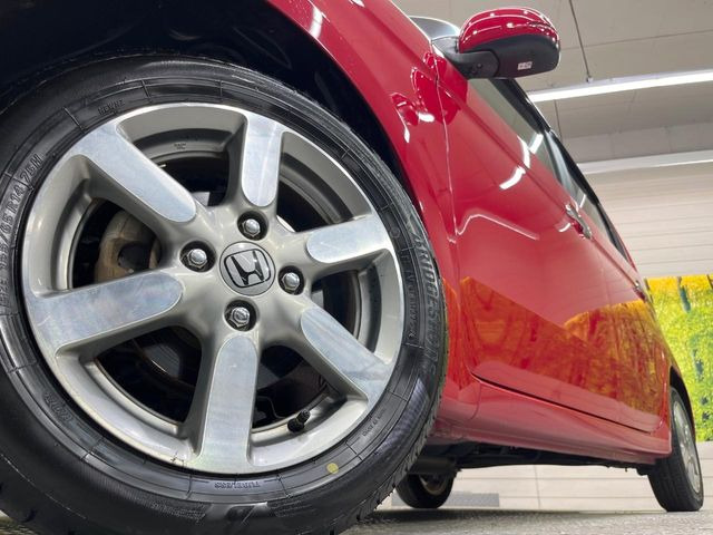 �y�����A���~�z�C�[���z�O�ςɃ}�b�`���������A���~�z�C�[���𑕒����Ă���܂��B�e��ЊO�A���~�z�C�[����A�X�^�b�h���X�^�C�����戵�����Ă���܂��B���񂲑��k����������