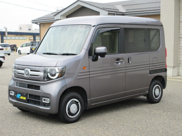 N-VANファン ターボ 4WD