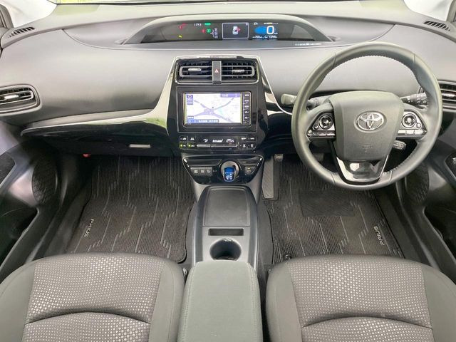 プリウス1.8 S