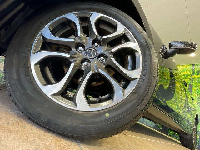 �y����16�C���`�A���~�z�C�[���z�O�ςɃ}�b�`���������A���~�z�C�[���𑕒����Ă���܂��B�e��ЊO�A���~�z�C�[����A�X�^�b�h���X�^�C�����戵�����Ă���܂��B���񂲑��k����������