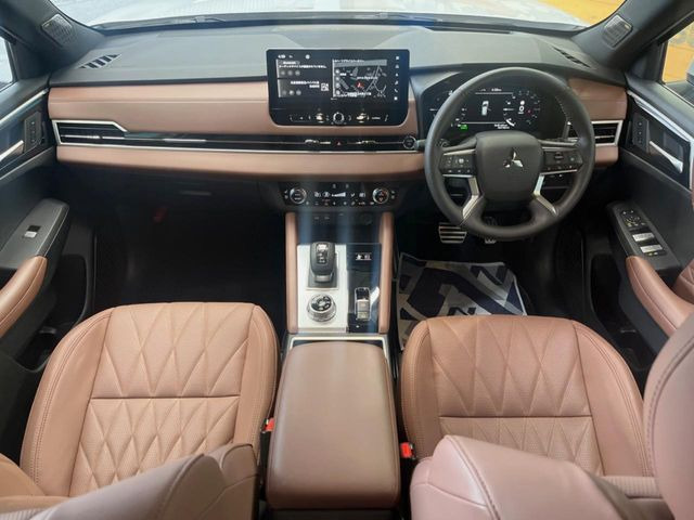 アウトランダーPHEV 2.4 P エグゼクティブ パッケージ 4WD