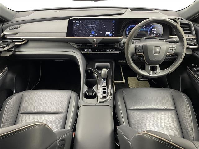 クラウンスポーツ2.5 Z E-Four 4WD
