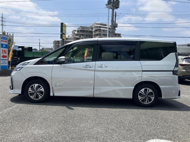 セレナ1.2 e-POWER ハイウェイスターV
