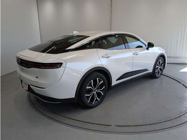 クラウンクロスオーバー2.5 G E-Four 4WD