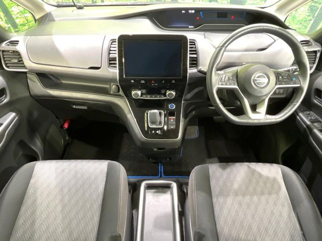 セレナ1.2 e-POWER ハイウェイスターV