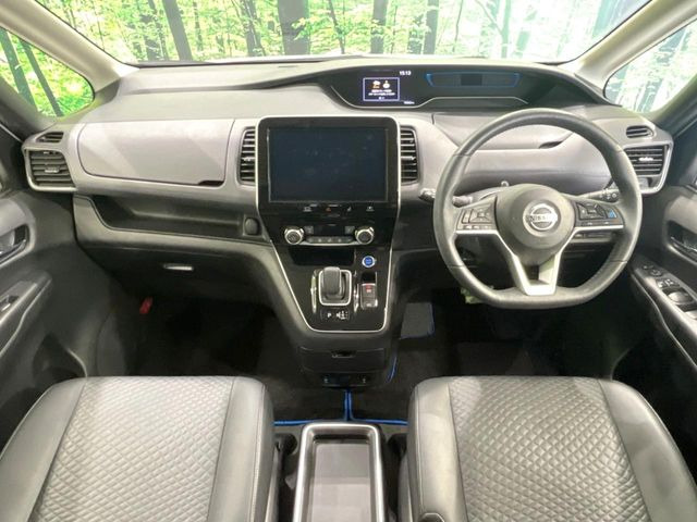 セレナ1.2 e-POWER ハイウェイスターV