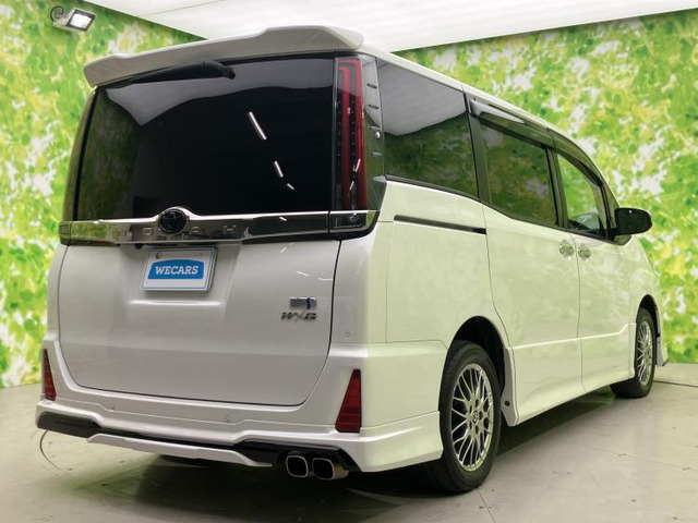 ノア1.8 ハイブリッド Si W×B III