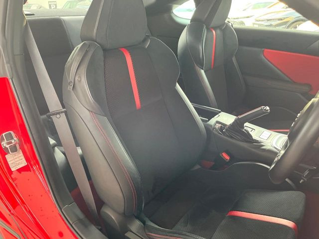 �y��p�X�|�[�c�V�[�g�z�z�[���h���ɗD��A�J�[�u���̑̂������}�����Ă���܂��B�܂��A�̂Ƀt�B�b�g���邩�獘��w�������ɂ����A�����O�h���C�u�⍂�����s�ł����K�ɂ��߂������������܂���