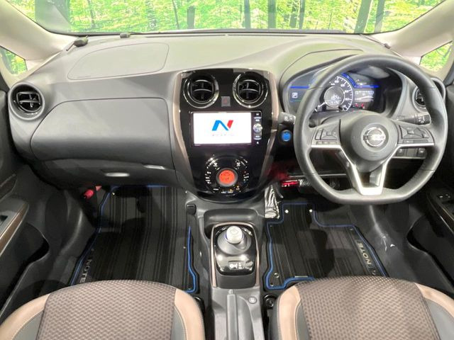 ノート1.2 e-POWER メダリスト FOUR 4WD