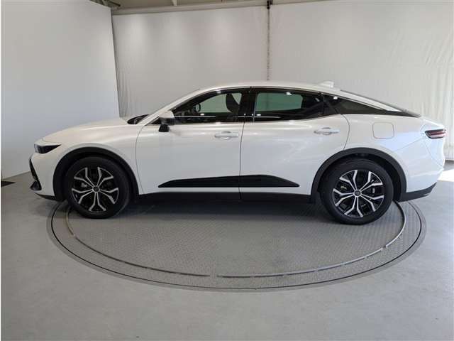 クラウンクロスオーバー2.5 G E-Four 4WD