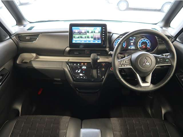 デリカミニT プレミアム 4WD