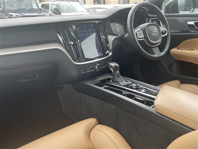 V60クロスカントリーT5 AWD プロ 4WD