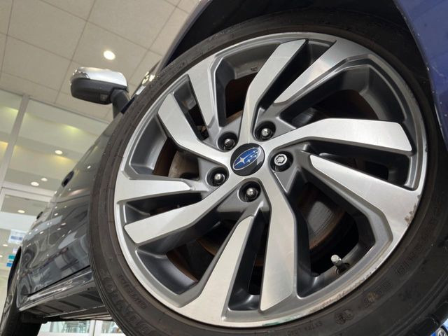�y����18�C���`�A���~�z�C�[���z�O�ςɃ}�b�`���������A���~�z�C�[���𑕒����Ă���܂��B�e��ЊO�A���~�z�C�[����A�X�^�b�h���X�^�C�����戵�����Ă���܂��B���񂲑��k����������