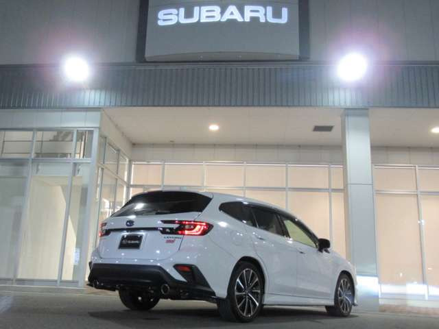 レヴォーグ1.8 STI スポーツ EX 4WD