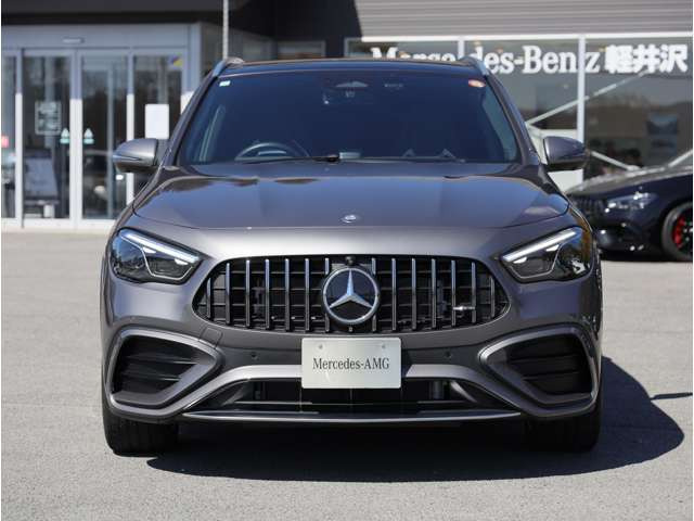 GLAクラスAMG GLA35 4マチック (BSG搭載モデル) 4WD