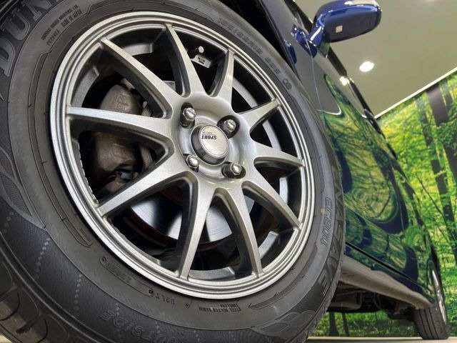�y15�C���`�A���~�z�C�[���z�O�ςɃ}�b�`�����A���~�z�C�[���𑕒����Ă���܂��B�e��A���~�z�C�[����A�X�^�b�h���X�^�C�����戵�����Ă���܂��B���񂲑��k����������